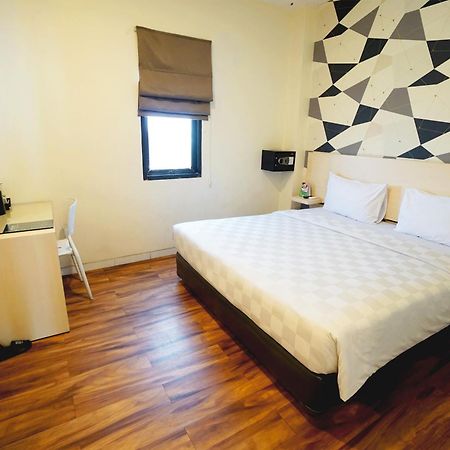 Hotel 88 Mangga Besar Raya 120 Jakarta By Wh Extérieur photo