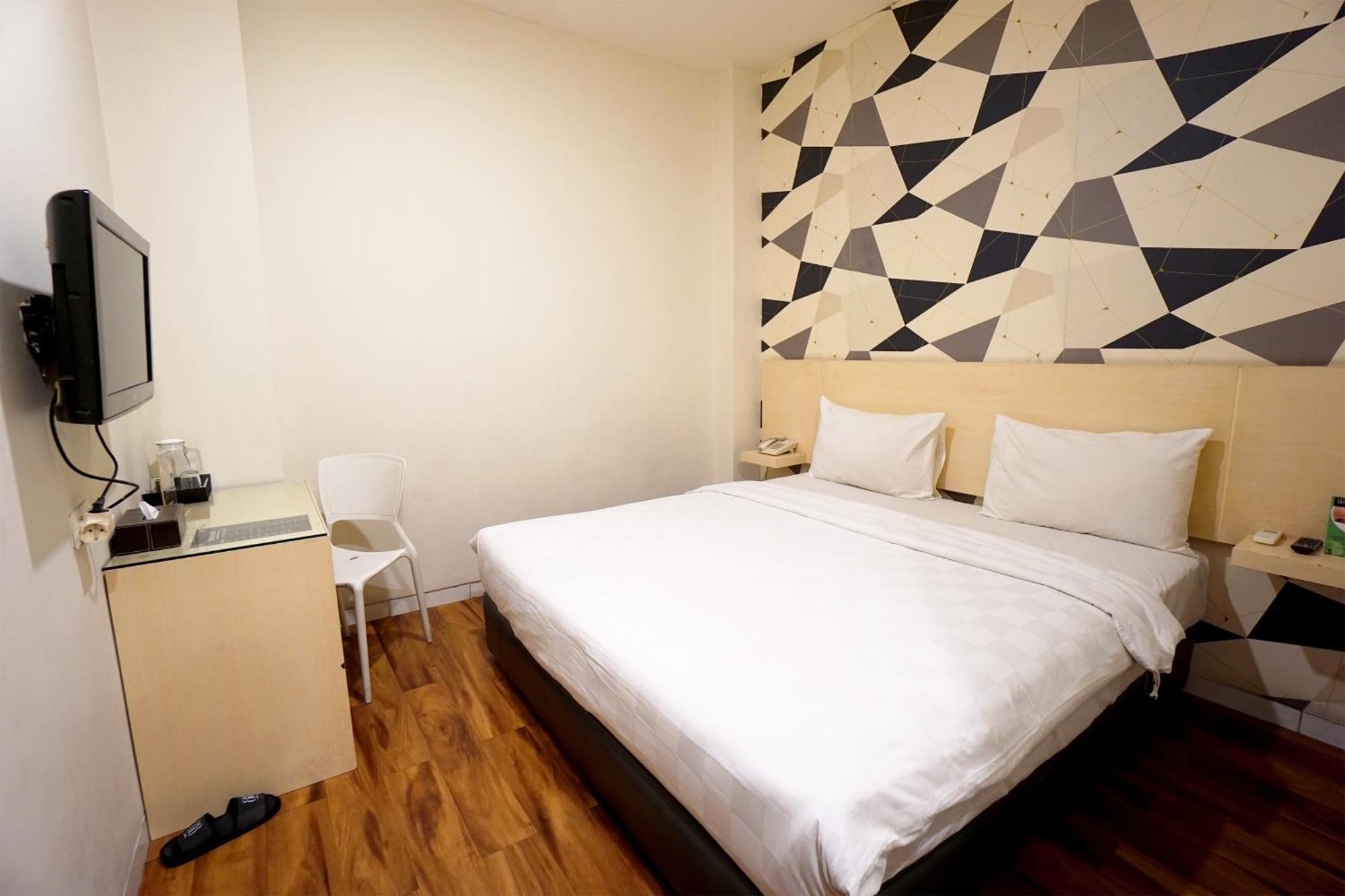 Hotel 88 Mangga Besar Raya 120 Jakarta By Wh Extérieur photo