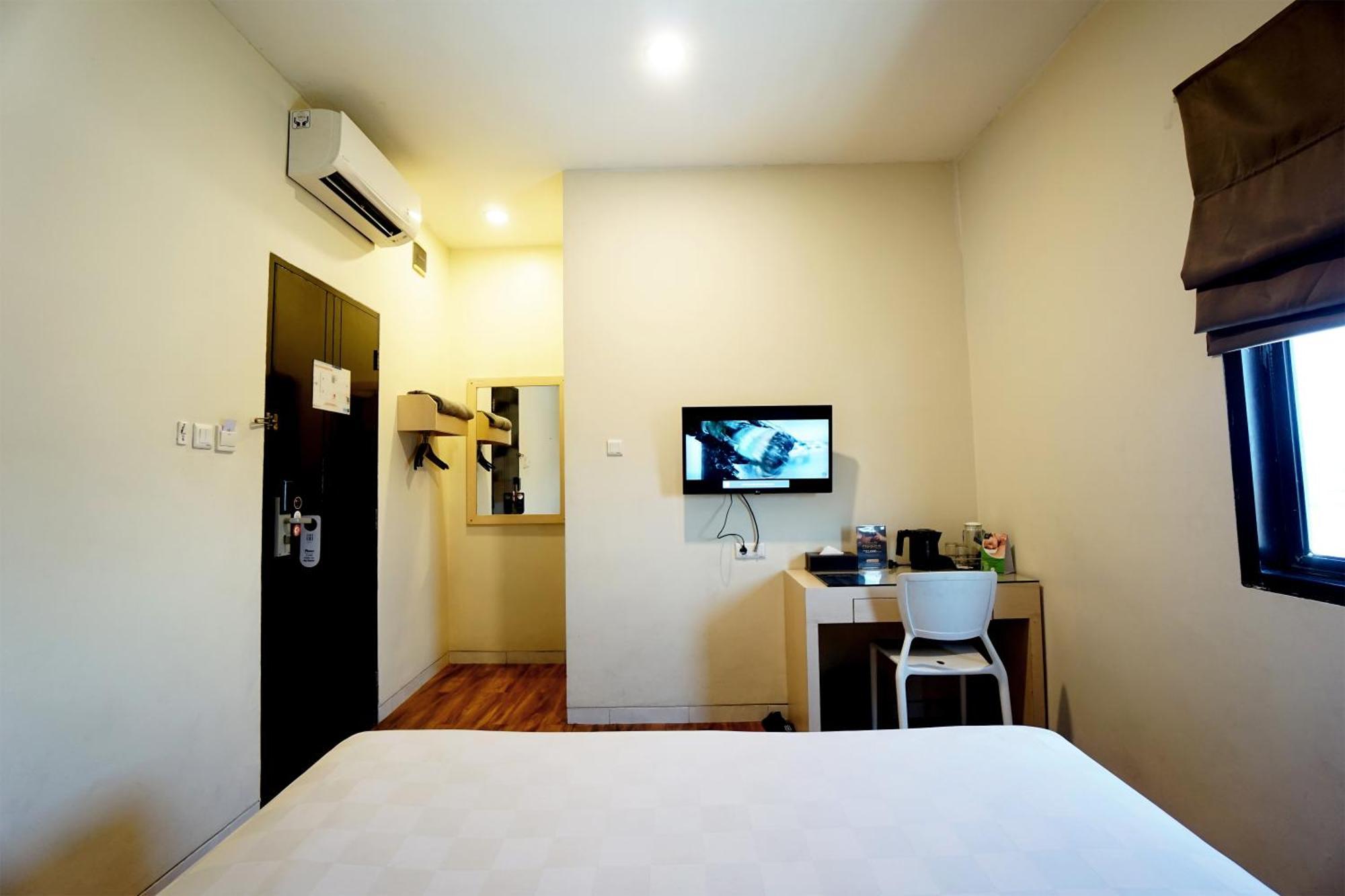 Hotel 88 Mangga Besar Raya 120 Jakarta By Wh Extérieur photo