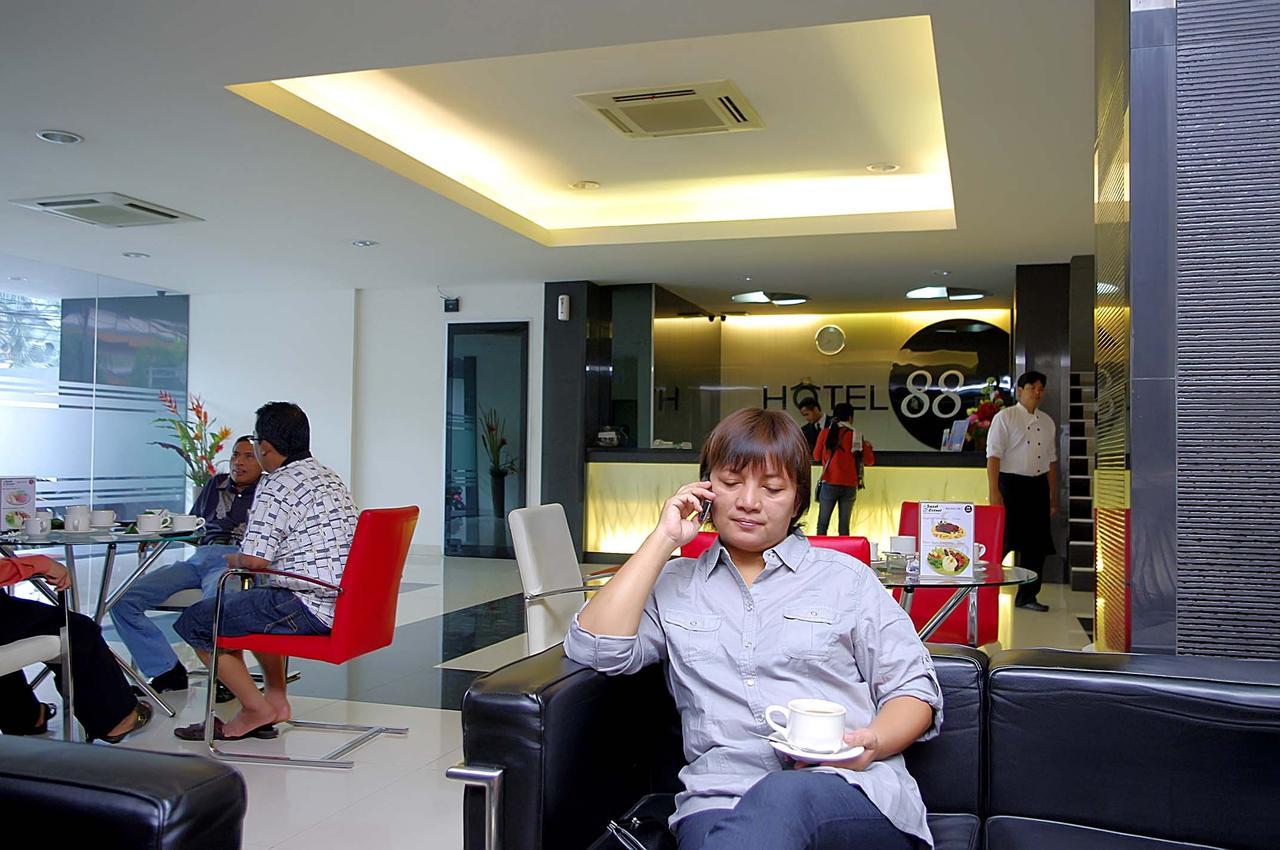 Hotel 88 Mangga Besar Raya 120 Jakarta By Wh Extérieur photo