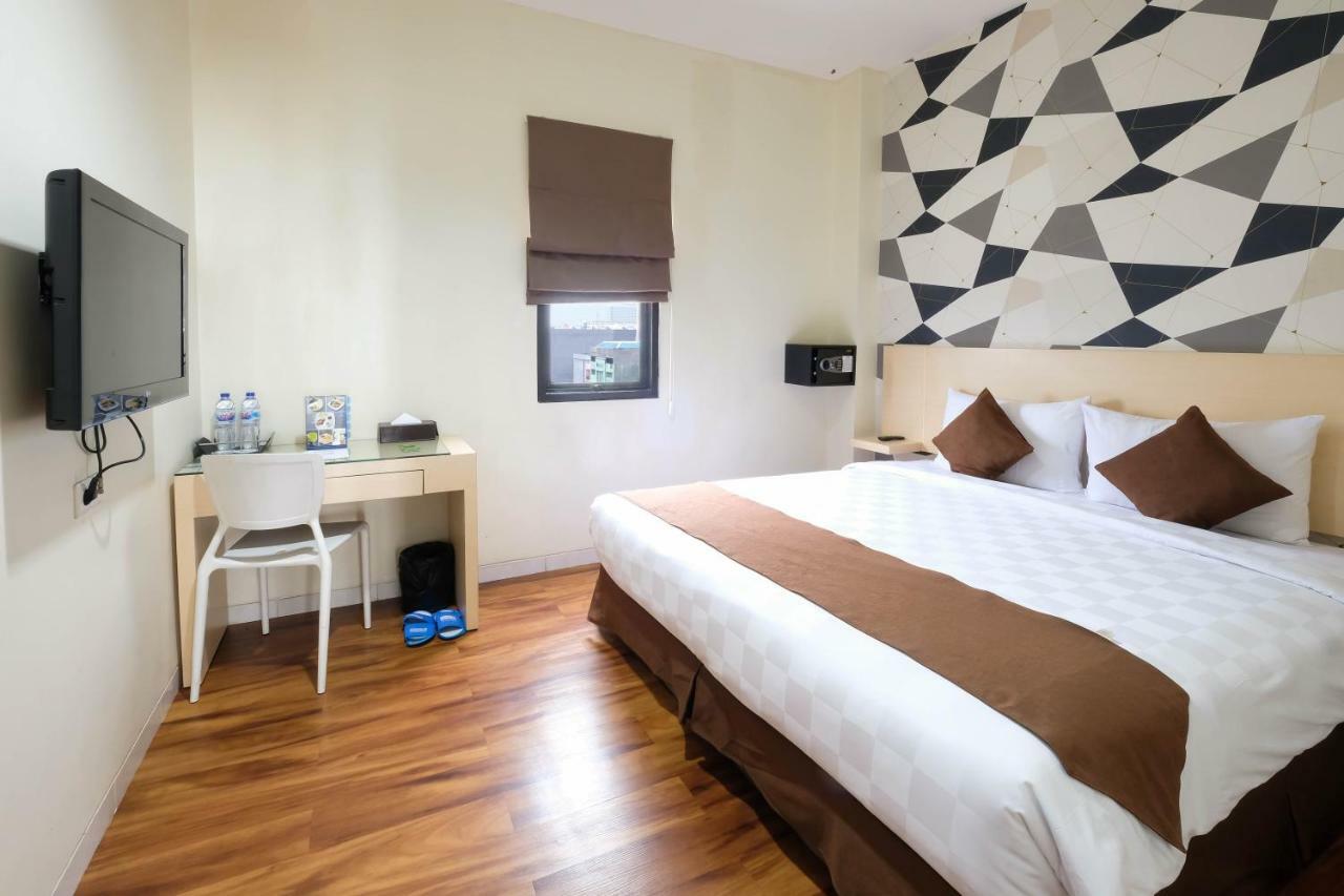 Hotel 88 Mangga Besar Raya 120 Jakarta By Wh Extérieur photo