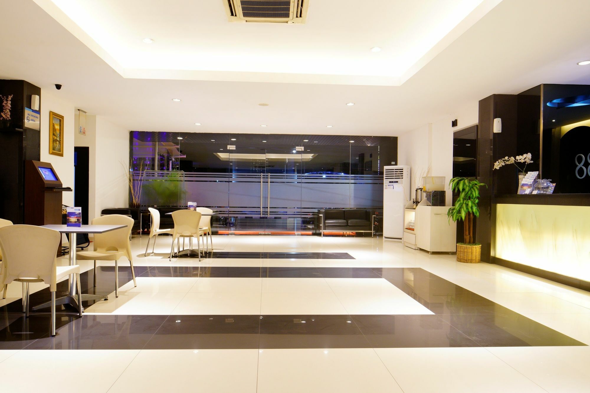 Hotel 88 Mangga Besar Raya 120 Jakarta By Wh Extérieur photo